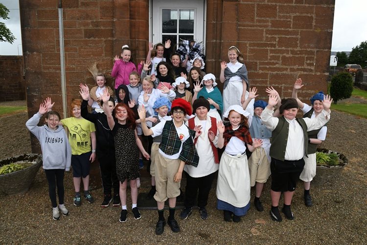 Mauchline pupils re-create famous Burns Poem in CARS project